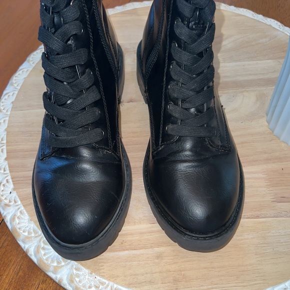 Black combat boots - Picture 5 of 10
